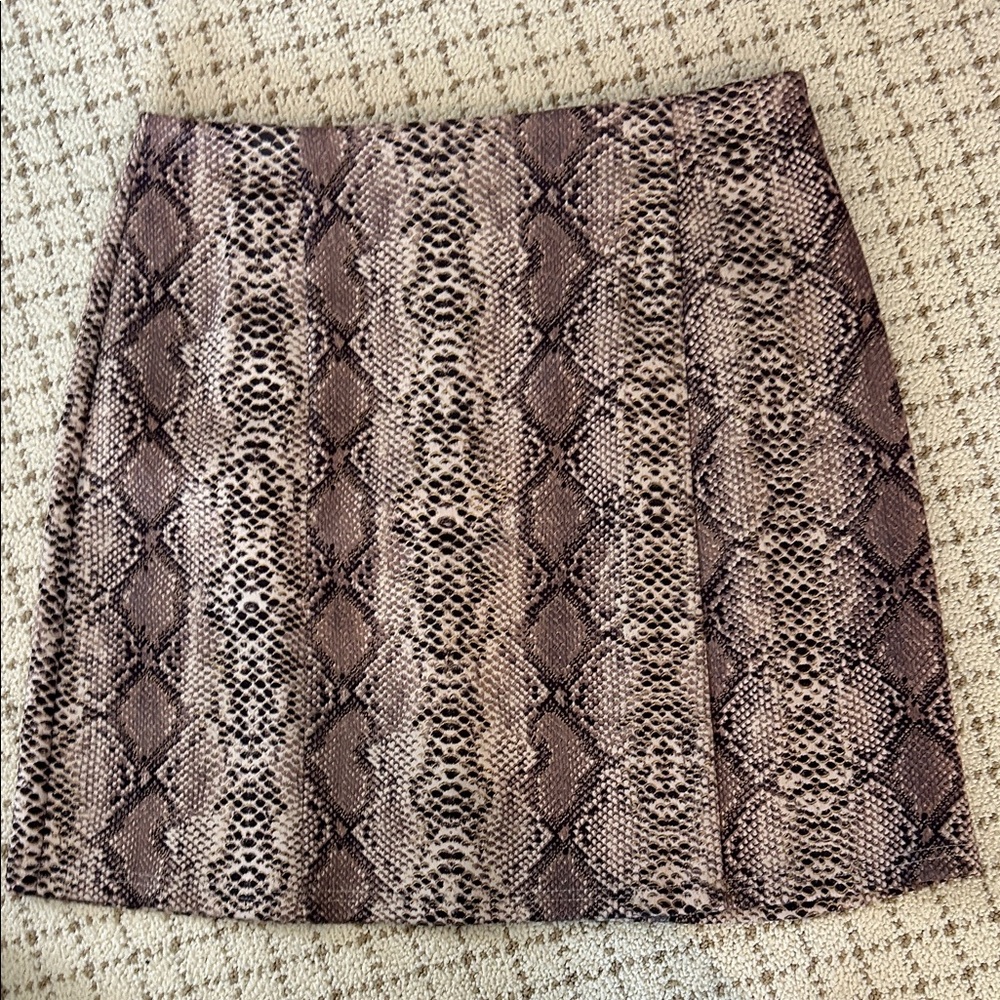 Stylish Snake Print Mini Skirt